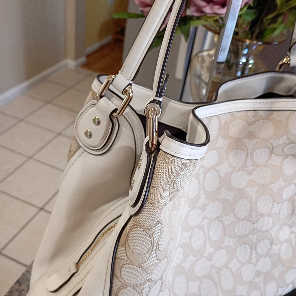 Coach Edie 31 Shoulder Bag Light Knaki Jaquard  And Chalk Leather - Picture 9 of 17